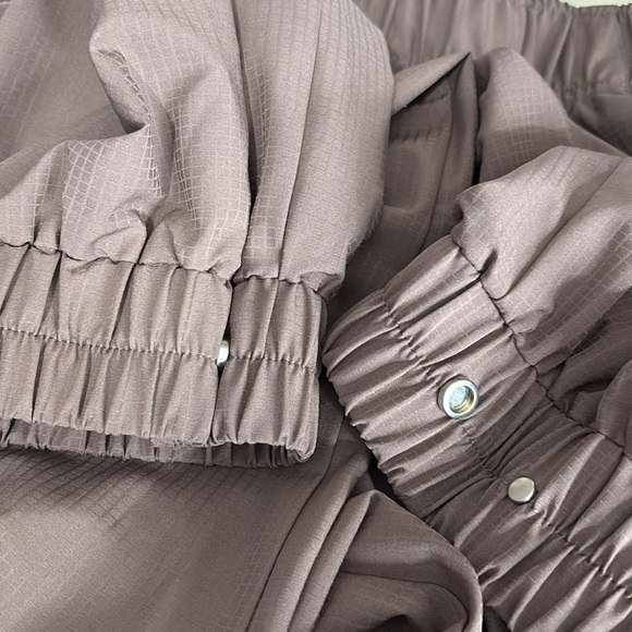 Varley Enzo Ripstop Snap Cuff Easy Pant in Deep Taupe - Size Small - Picture 10 of 10